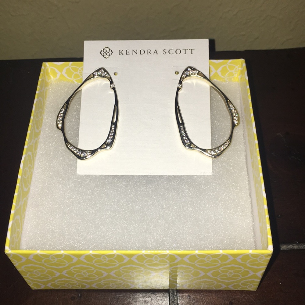 Kendra Scott hoop earrings